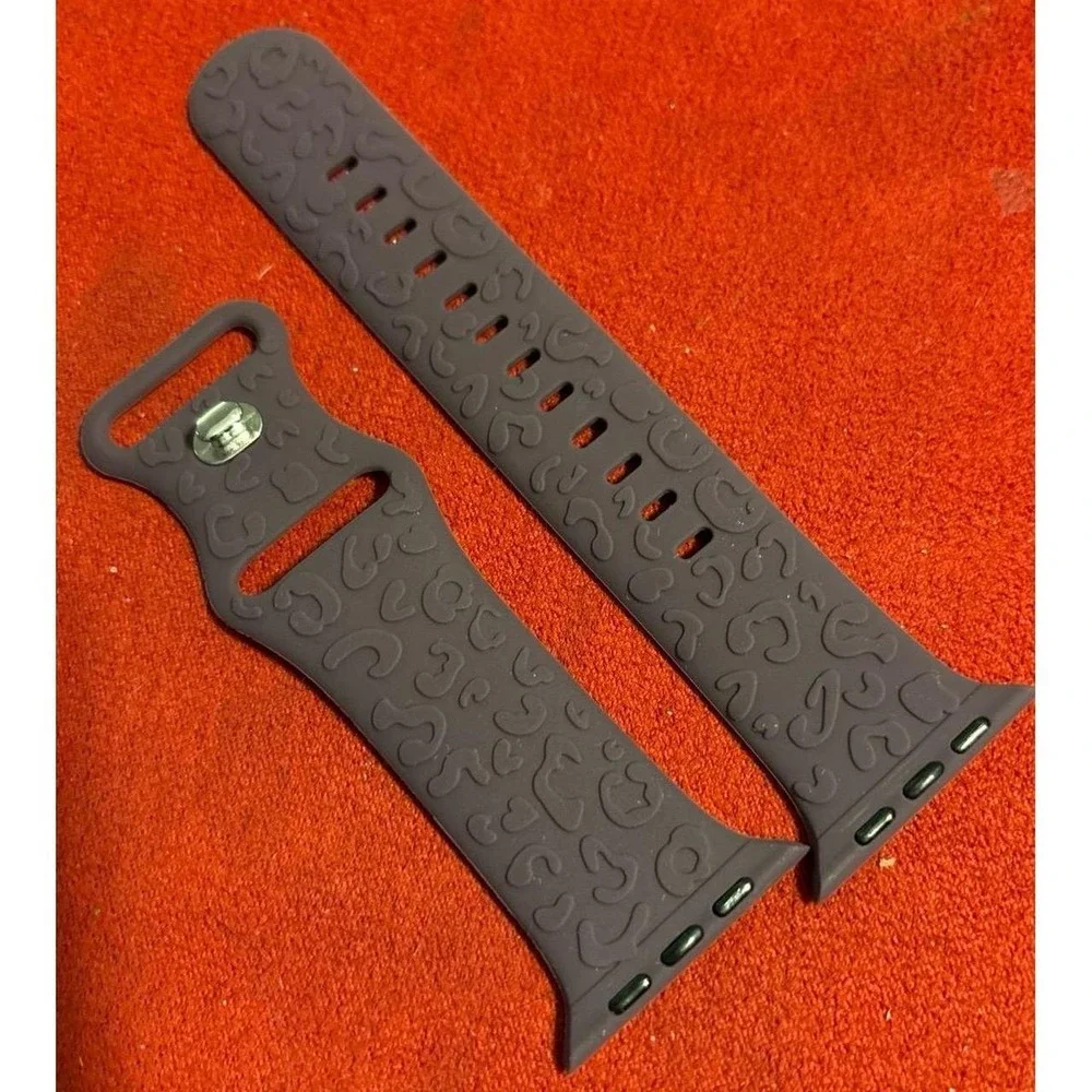 NEW Dark Purple Embossed 3D Cheetah Silicone Band, Apple Watch 42mm/44mm/45mm